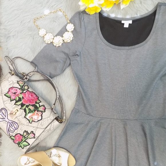 LuLaRoe Dresses & Skirts - LulaRoe Gray Pleated Dress